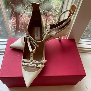 Valentino love latch eyelet leather pumps 36.5